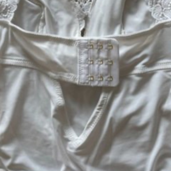 Brand New by Anthropologie THE ALANDRA CAP-SLEEVE LACE BODYSUIT - Picture 7 of 8